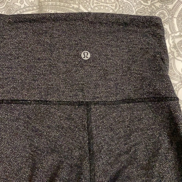Lululemon pants - Picture 2 of 4